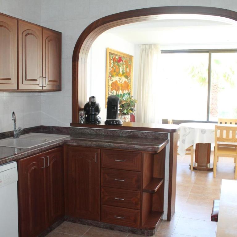 Villa Cyclings Es Tamarells - Three-Bedroom Vacation Home - 10
