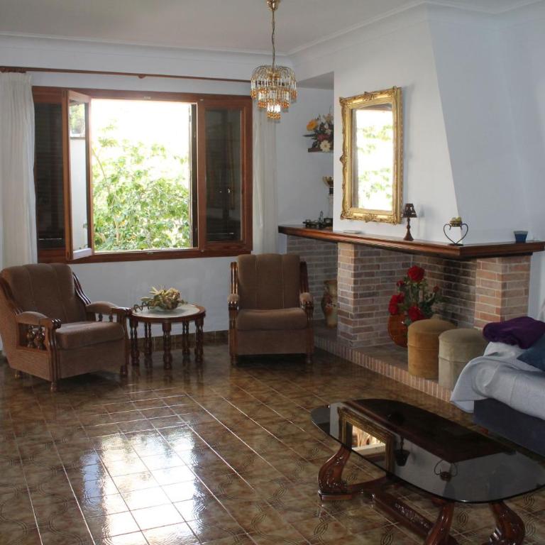 Villa Cyclings Es Tamarells - Three-Bedroom Vacation Home - 26