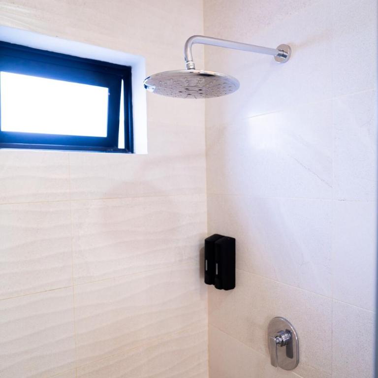 Hermoso, Equipado, Area de Trabajo, Colonia Americana - Three-Bedroom Apartment - 16