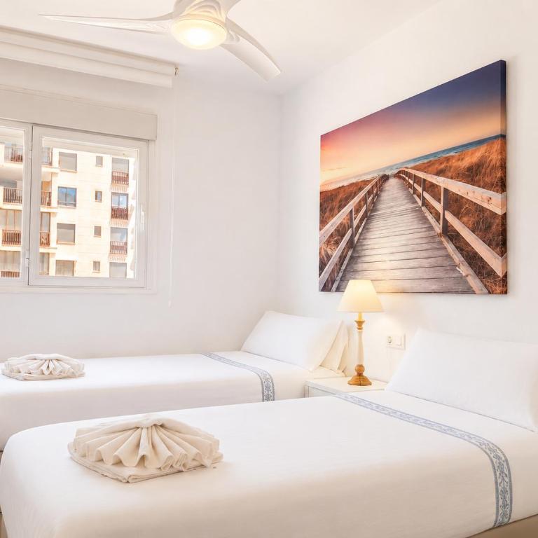 Seaside Apartment Retreat - Two-Bedroom Apartment - 19
