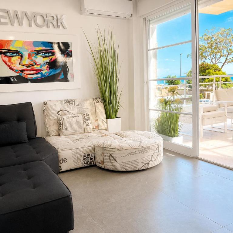 Seaside Apartment Retreat - Two-Bedroom Apartment - 27