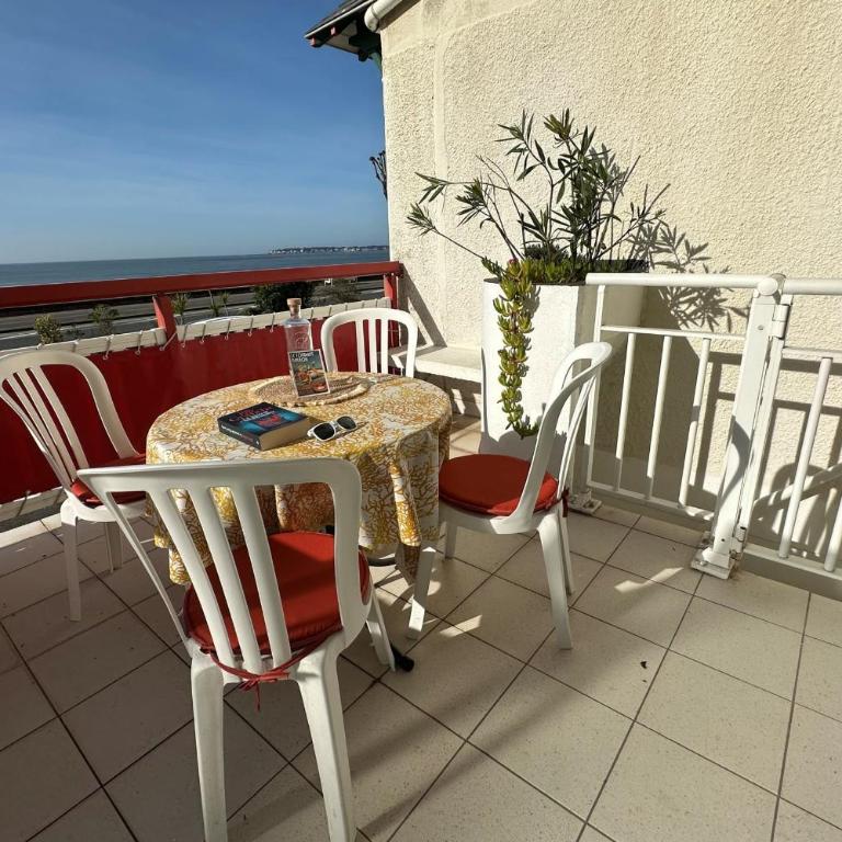 Spacious family nest facing the sea - Appartement - 13