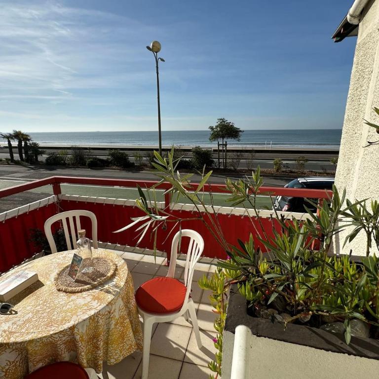 Spacious family nest facing the sea - Appartement - 15