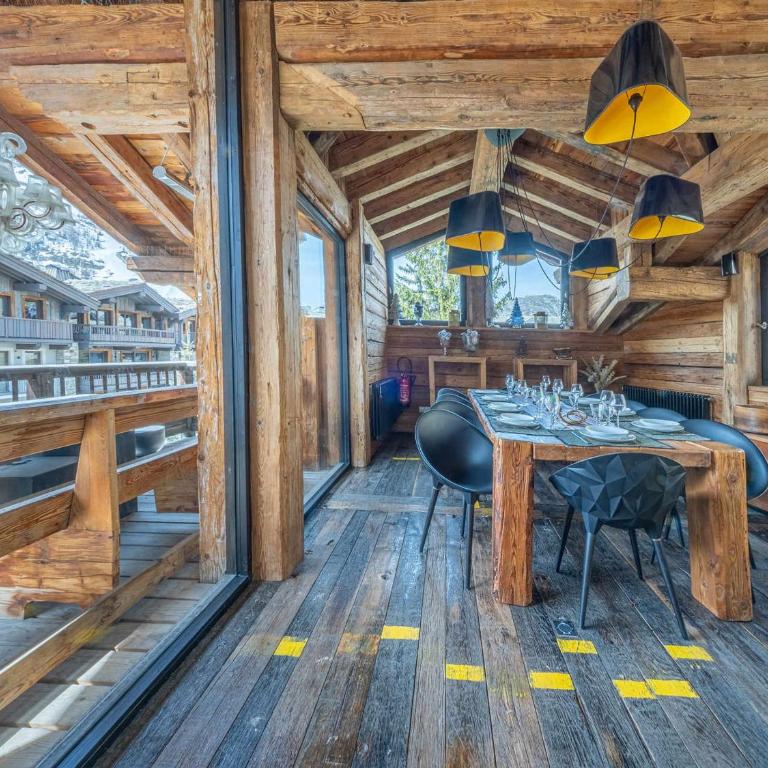 Chalet de luxe avec piscine et hammam à Val-d'Isère, 10 personnes à proximité du centre-ville - FR-1-694-95 - Chalet - 10