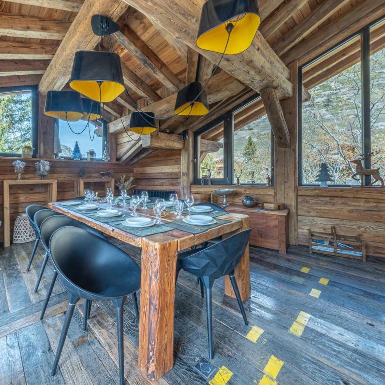 Chalet de luxe avec piscine et hammam à Val-d'Isère, 10 personnes à proximité du centre-ville - FR-1-694-95 - Chalet - 13
