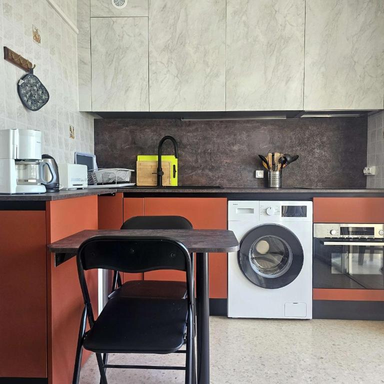 T1 confortable avec balcon et ascenseur à Balaruc-les-Bains - FR-1-553-181 - Apartment - 5