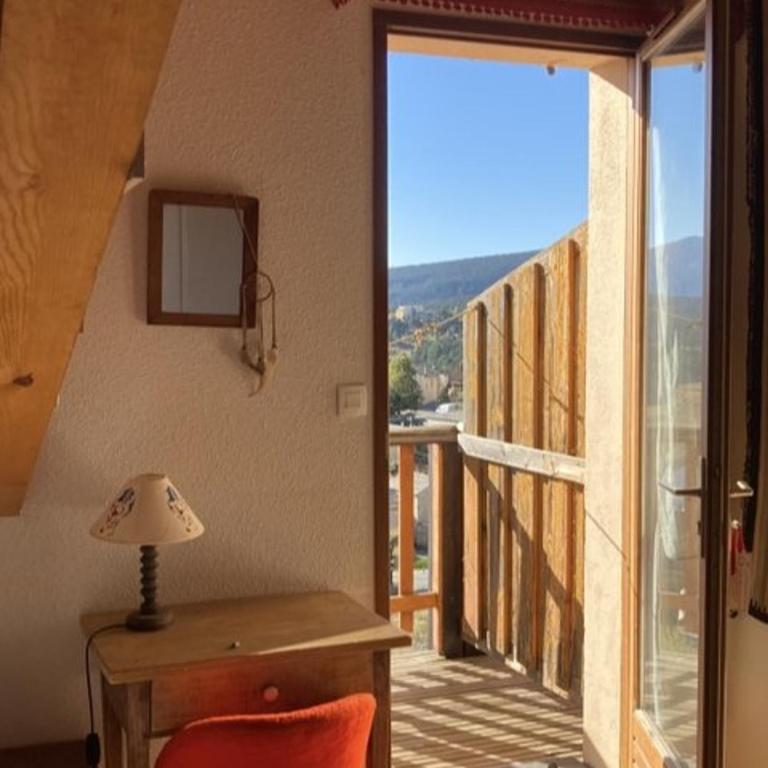Duplex 3 Pièces - Vue Lac et Montagnes - Parking Inclus - Appartement 2 Chambres - 11