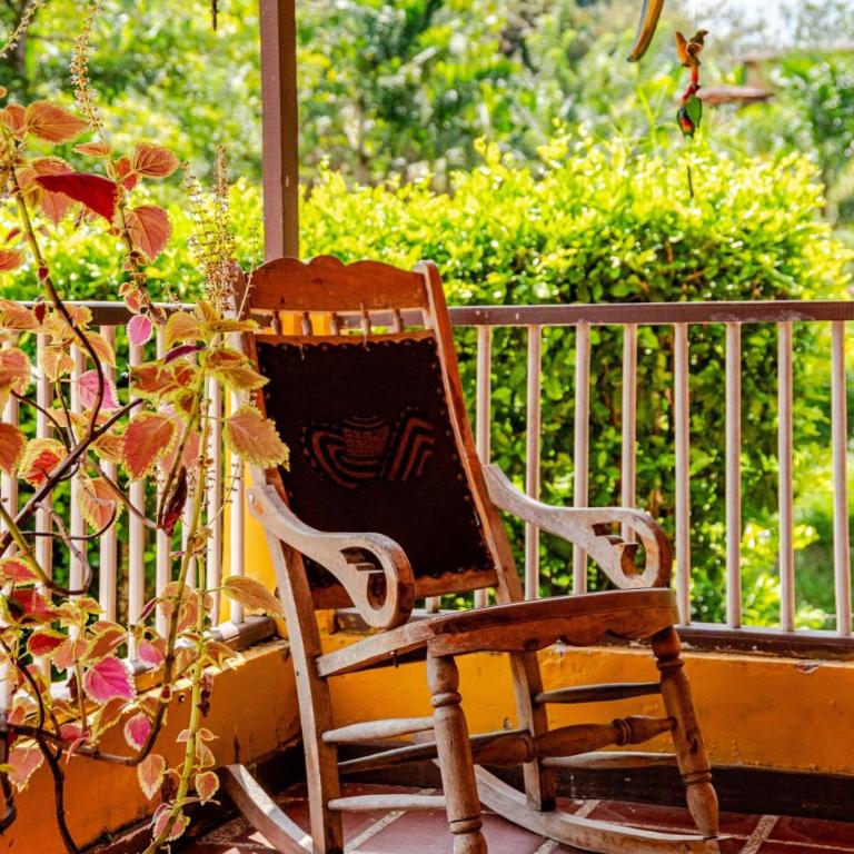 Habitacion Colonial en Ecohotel Jardin de mis amores - Family Room with Private Bathroom - 20
