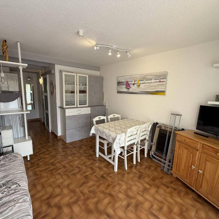 Appartement T2 avec piscine, parking privé, proche plage - 4 couchages - Argelès-sur-Mer - FR-1-388-8 - Appartement (4 Adultes) - 7