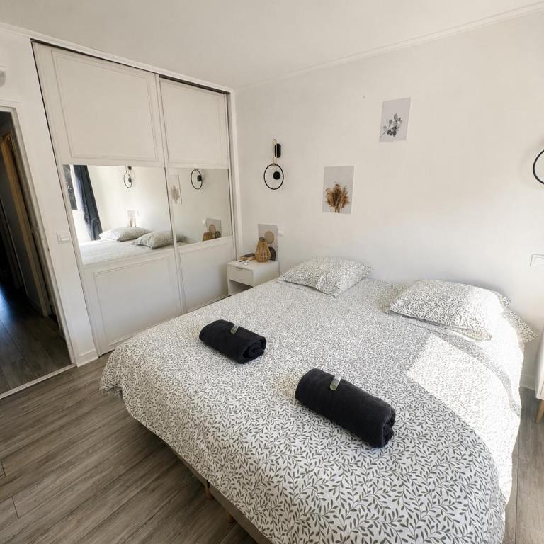 Charming, quiet two-bedroom apartment, parking, and beautiful view - Appartement 2 Chambres - 10