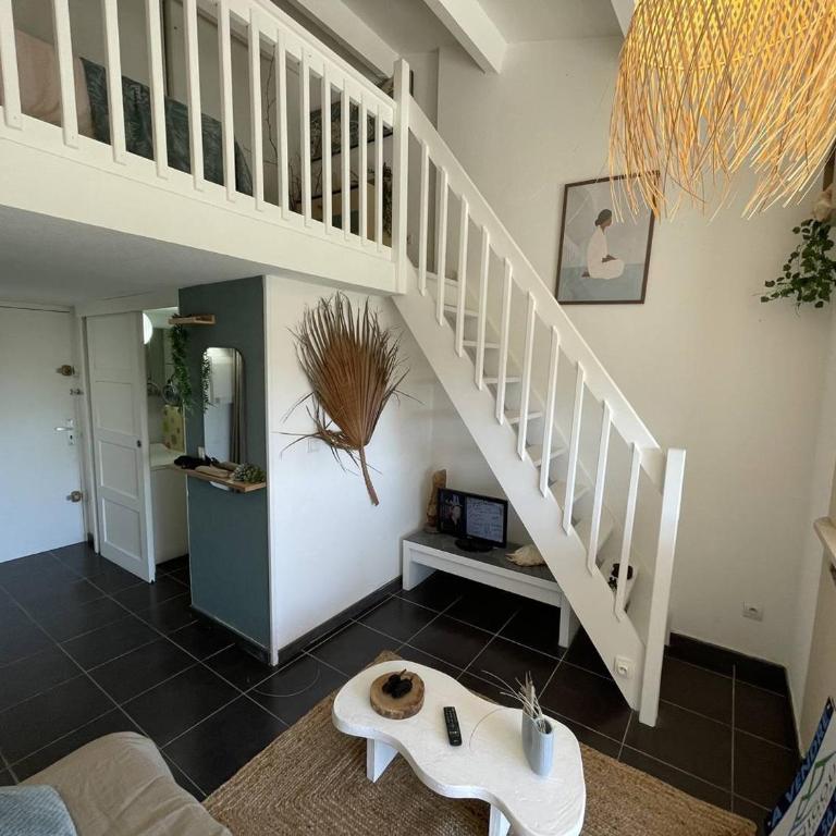 Studio mezzanine 4 couchages, animaux admis, parking sécurisé, proche commerces - FR-1-106-85 - Apartment - 16