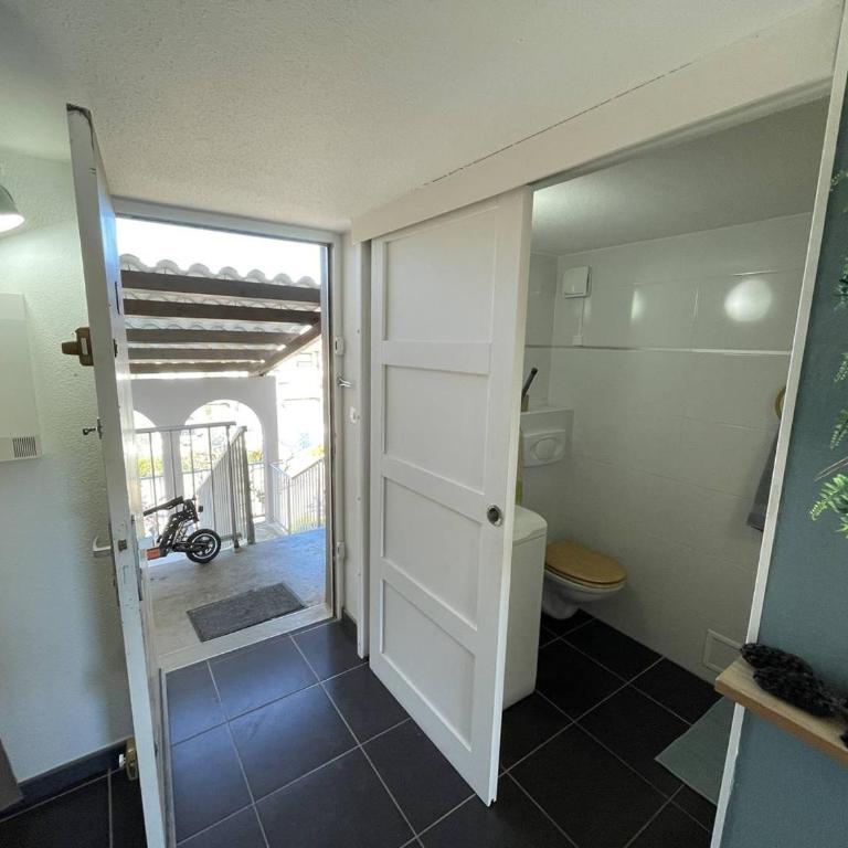 Studio mezzanine 4 couchages, animaux admis, parking sécurisé, proche commerces - FR-1-106-85 - Apartment - 27