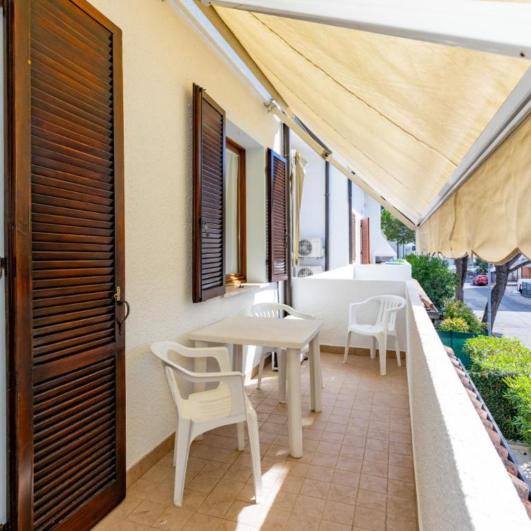 Pool Apartment near Piazza Mazzini and Beach - Appartamento con 2 Camere da Letto - 40