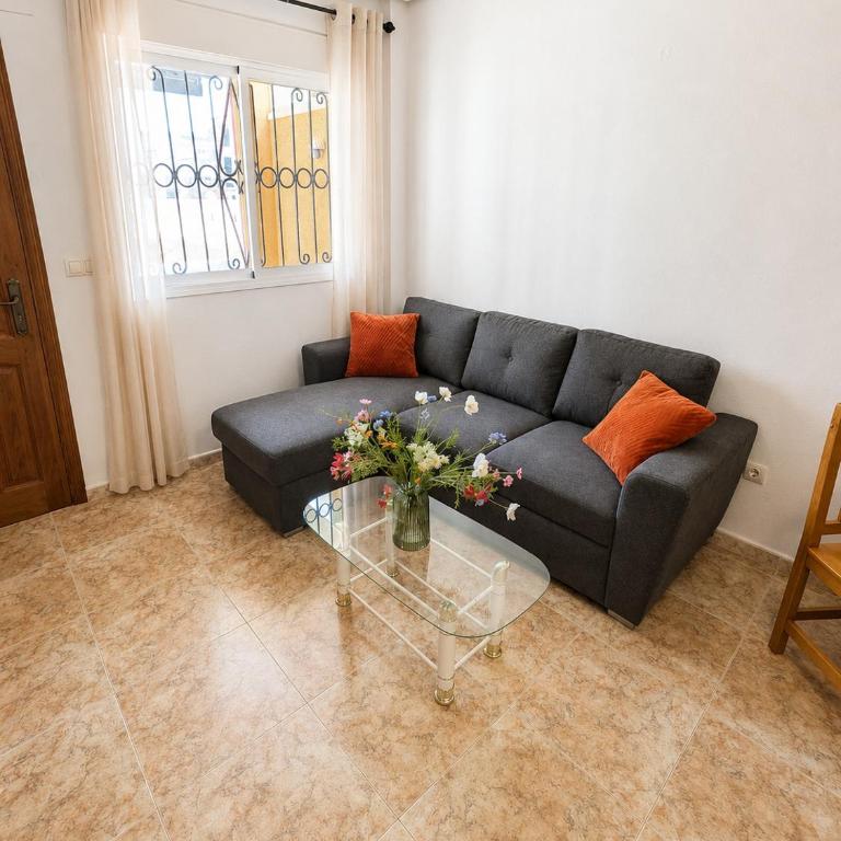 Modern Family Apartment with King Bed, Pool & Huge Terrace - Apartment mit 2 Schlafzimmern - 3