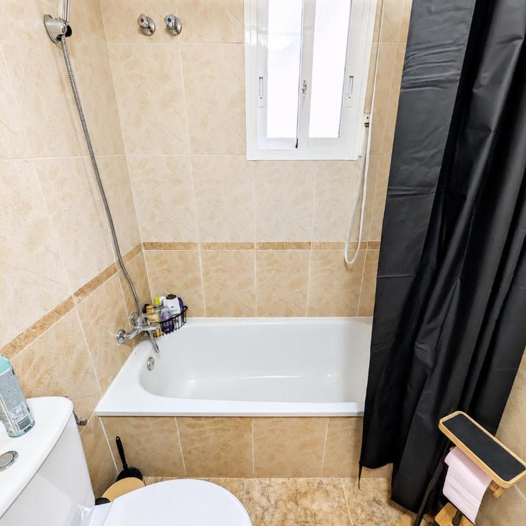Modern Family Apartment with King Bed, Pool & Huge Terrace - Apartment mit 2 Schlafzimmern - 12