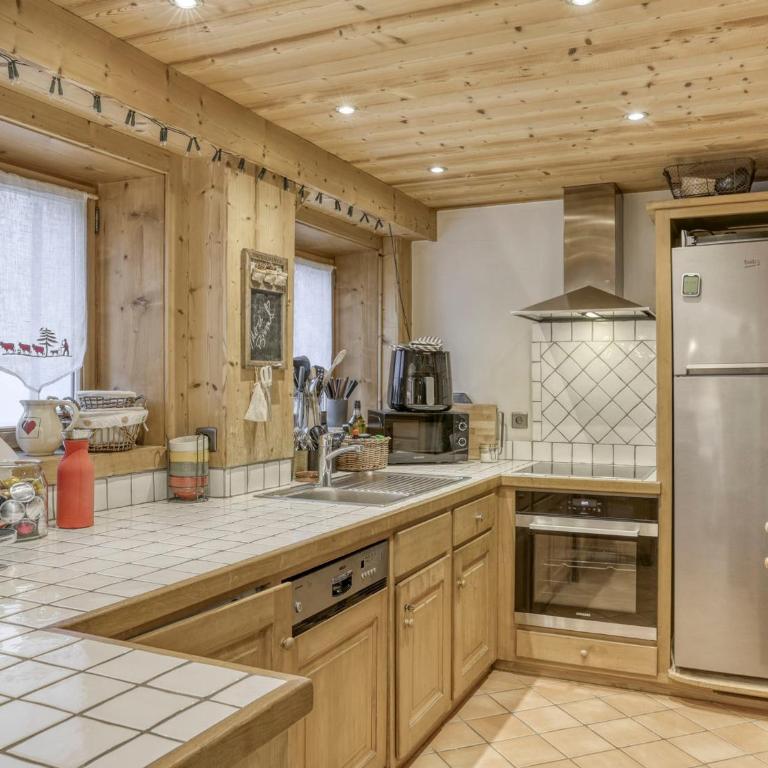 Appartement au cœur de Megève avec terrasse, cheminée, 3 chambres, wifi et linge inclus - FR-1-453-311 - Appartement - 10