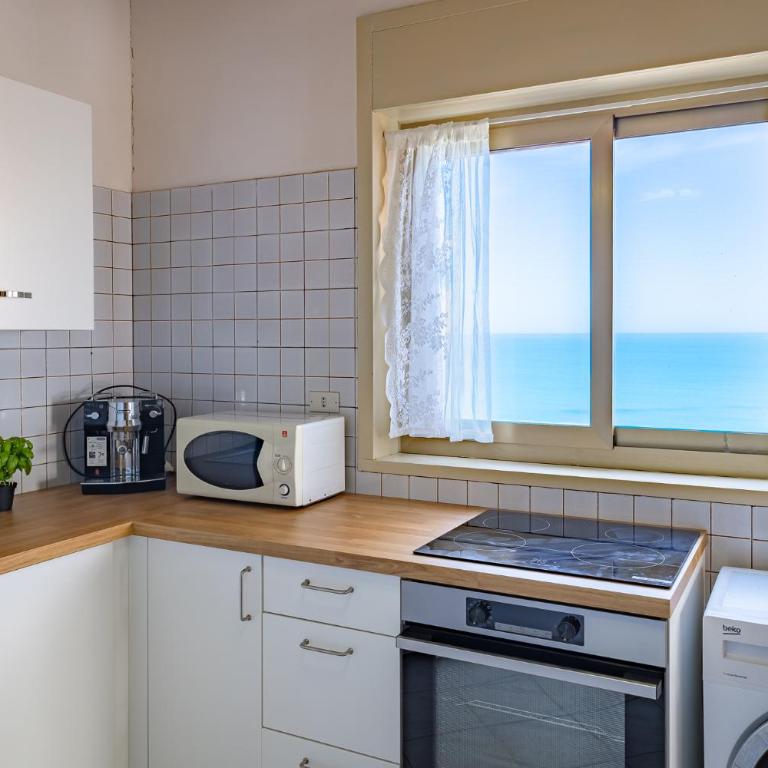 Villa Diana by Biddizzi Rari - Accesso diretto alla spiaggia, vista mare - Two-Bedroom Apartment with Terrace and Sea View - 9