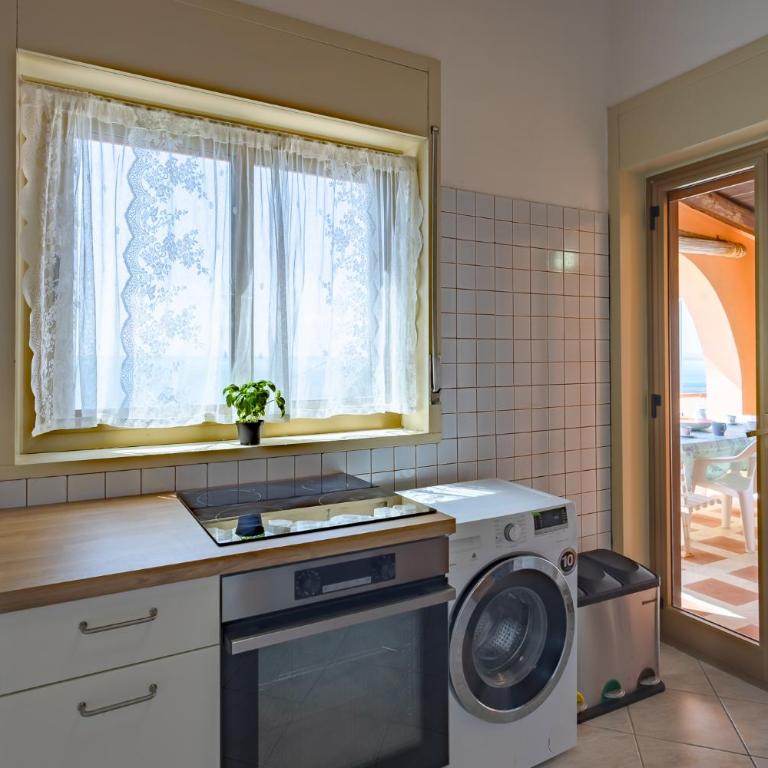 Villa Diana by Biddizzi Rari - Accesso diretto alla spiaggia, vista mare - Two-Bedroom Apartment with Terrace and Sea View - 11