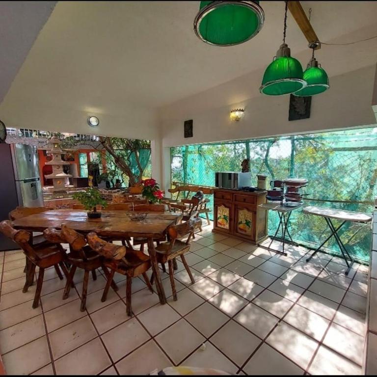 The Aviator's Shelter in Cuerna - Two-Bedroom House - 9