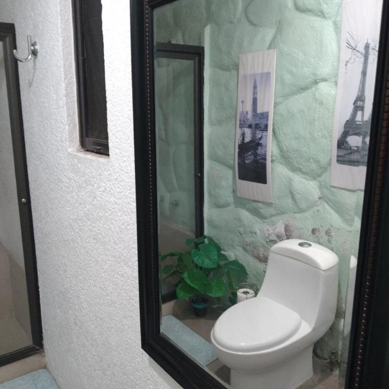 The Aviator's Shelter in Cuerna - Two-Bedroom House - 20