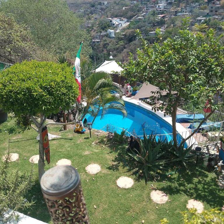 The Aviator's Shelter in Cuerna - Two-Bedroom House - 21