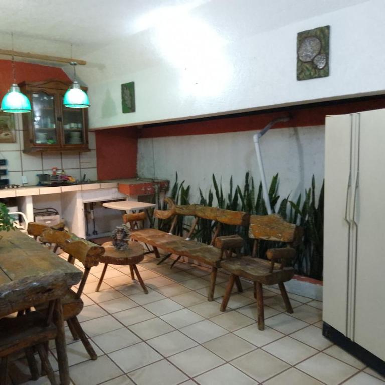 The Aviator's Shelter in Cuerna - Two-Bedroom House - 25
