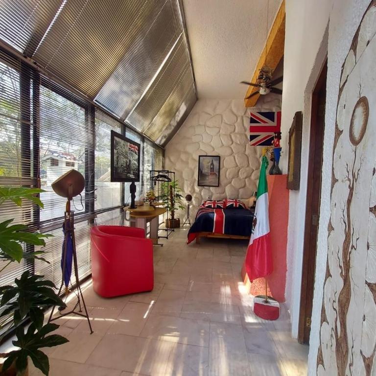 The Aviator's Shelter in Cuerna - Two-Bedroom House - 35
