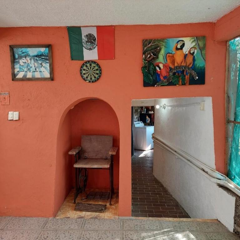The Aviator's Shelter in Cuerna - Two-Bedroom House - 47