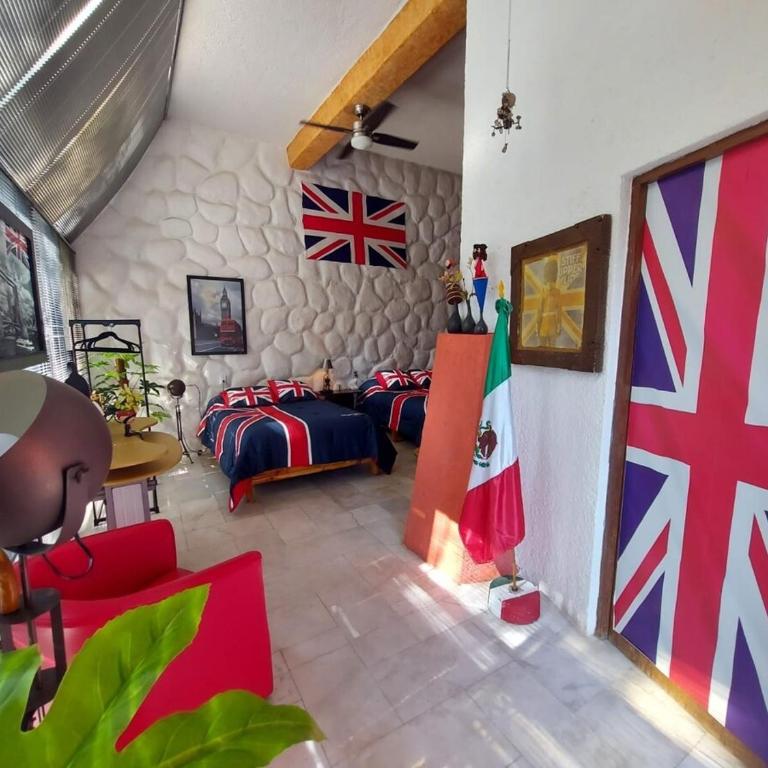 The Aviator's Shelter in Cuerna - Two-Bedroom House - 56