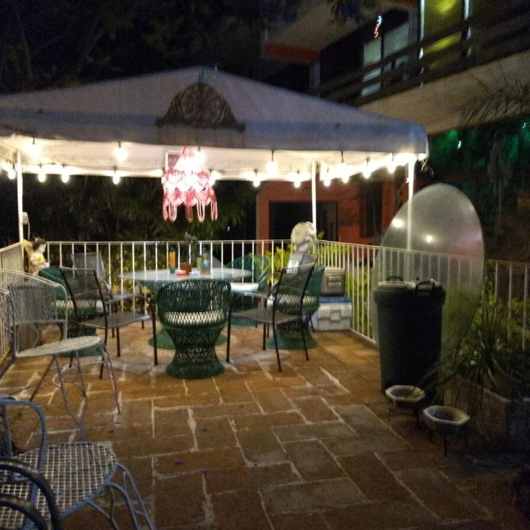 The Aviator's Shelter in Cuerna - Two-Bedroom House - 78