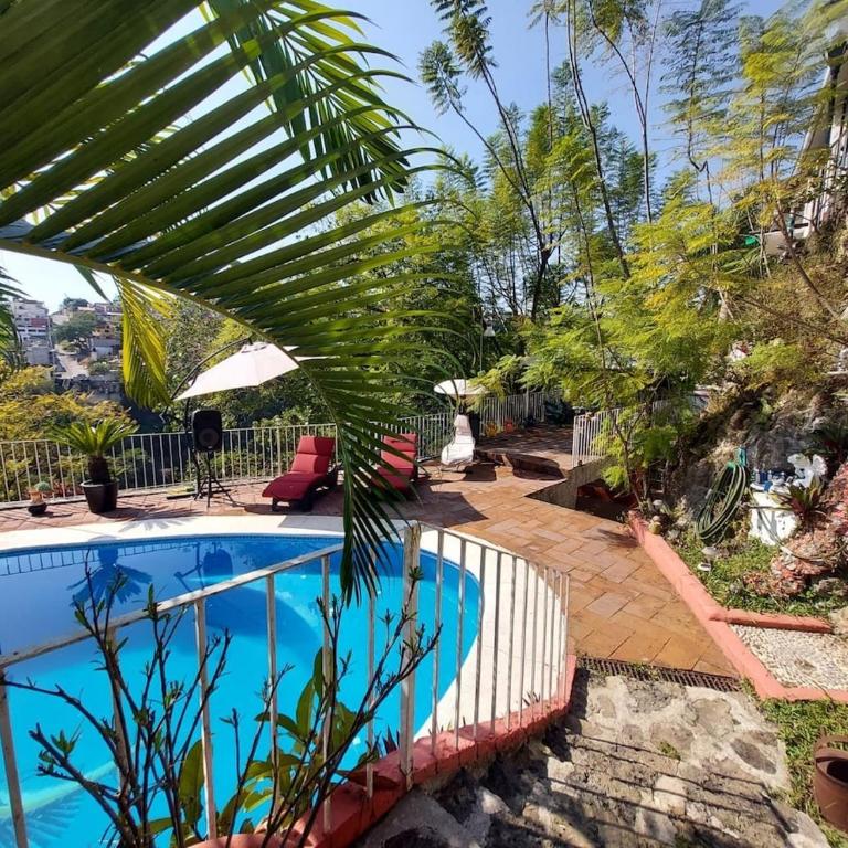 The Aviator's Shelter in Cuerna - Two-Bedroom House - 81