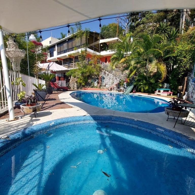The Aviator's Shelter in Cuerna - Two-Bedroom House - 96