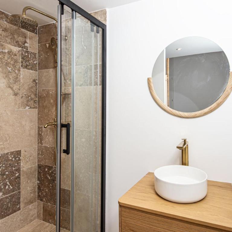Central Beausoleil Apartment 15 Min Walk to Casino Square - Appartamento con 2 Camere da Letto - 5