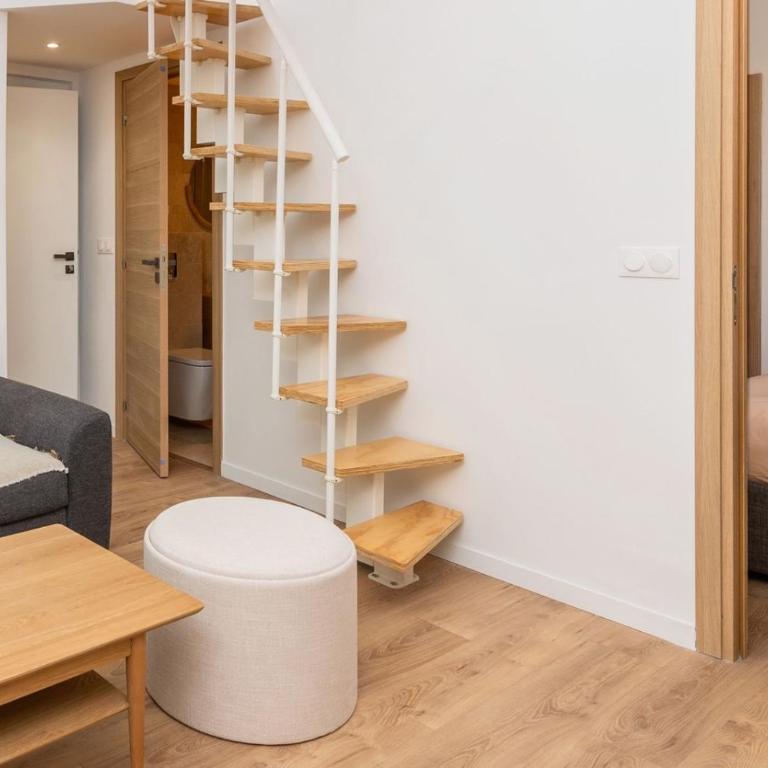 Central Beausoleil Apartment 15 Min Walk to Casino Square - Appartamento con 2 Camere da Letto - 4