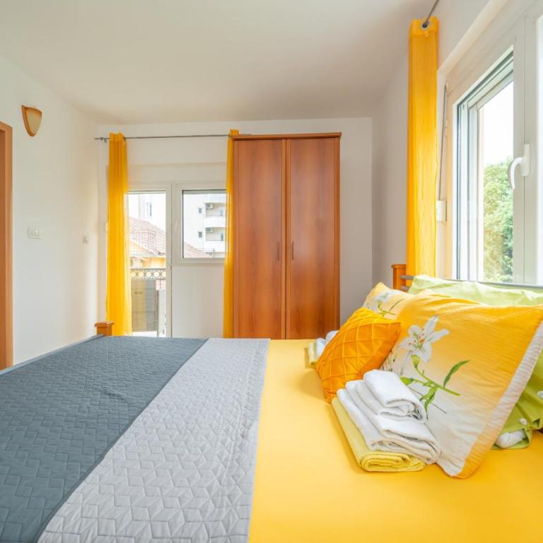 Apartmani Aleks - Mala Dvokrevetna Soba sa Bračnim Krevetom - 3
