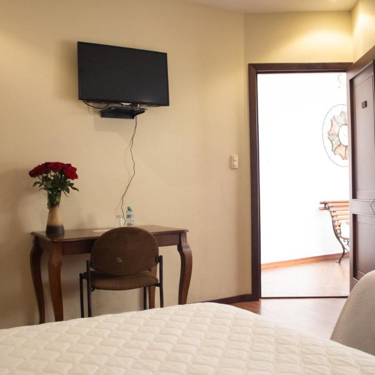 Hotel & Suites El Quijote - Habitación Cuádruple Superior - 3
