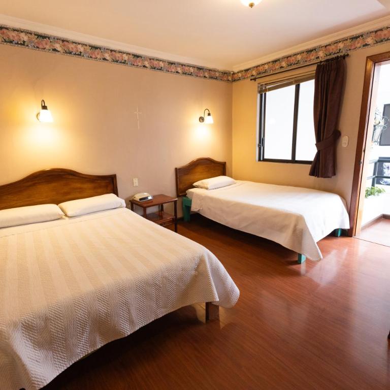 Hotel & Suites El Quijote - Budget Triple Room - 9
