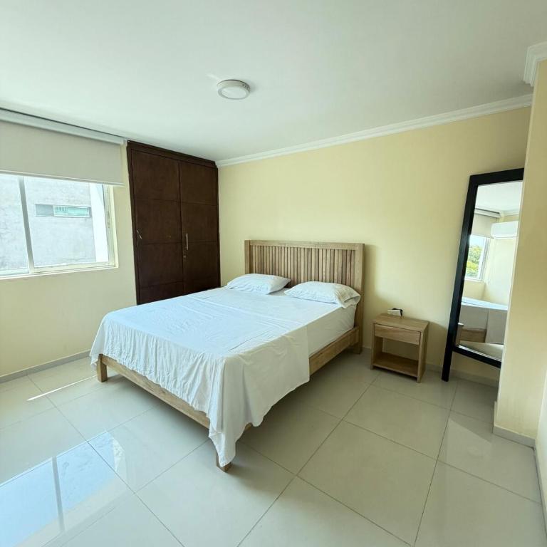Apartamento amoblado Murillo - Three-Bedroom Apartment - 3
