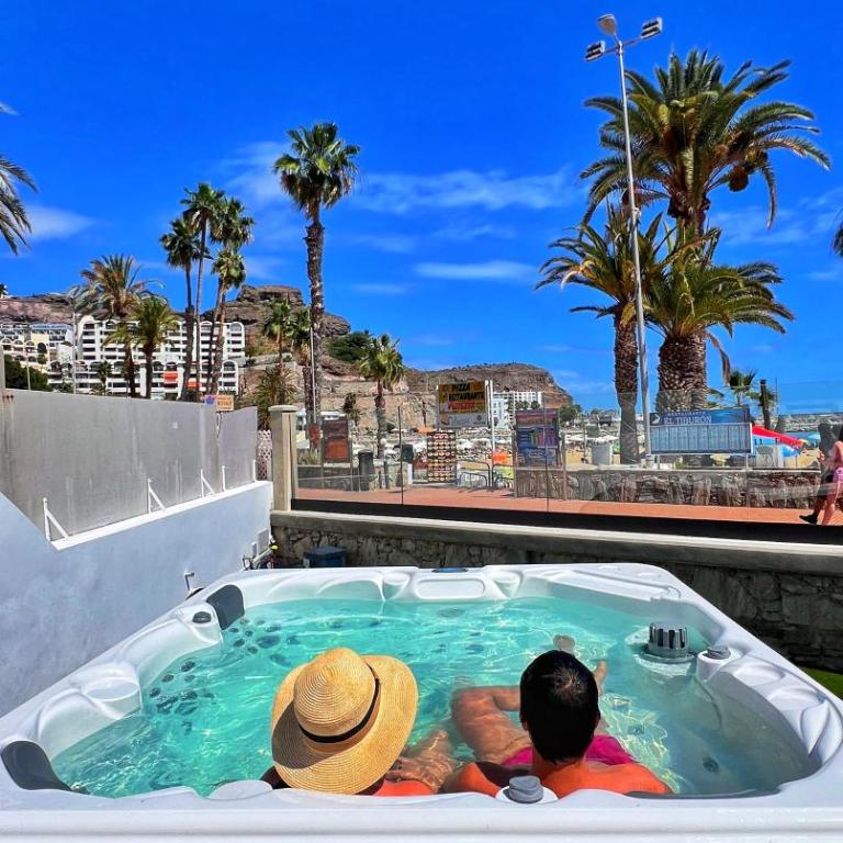 SUN SEA & LOVE Beach-front Villa 33 meters from the Sand - Villa frente a la playa - 28