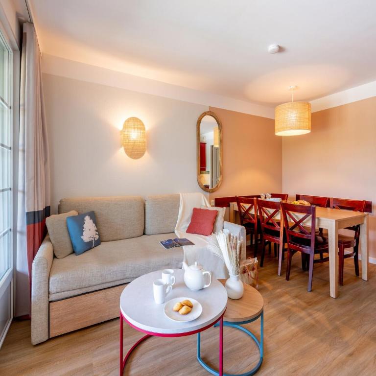 Premium Apartment for 6 near Lake - One-Bedroom Apartment - 2