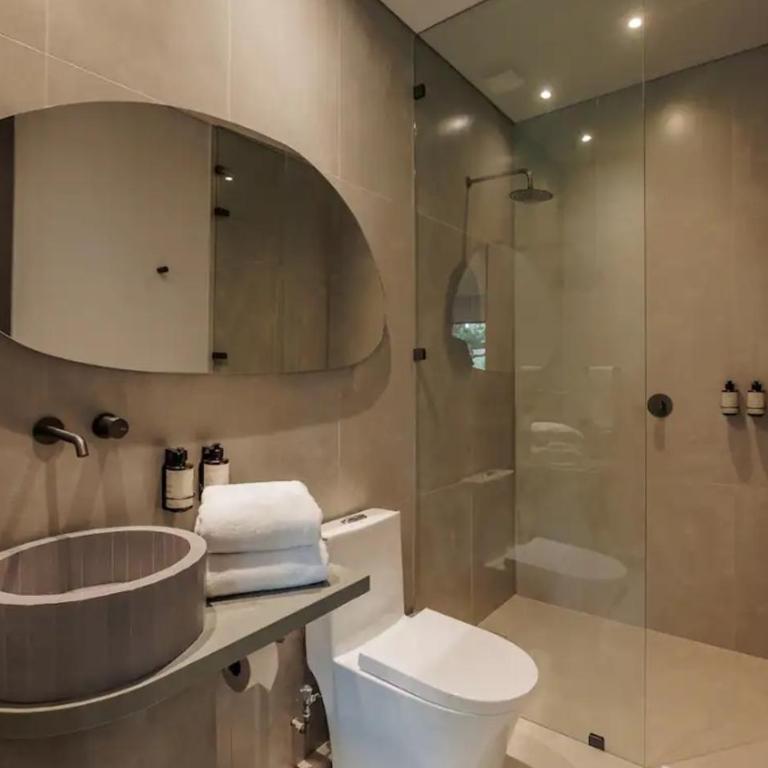 Hermoso apartamento, completamente remodelado, 4 habitaciones, 4 baños, Poblado Medellin - Apartamento de 3 dormitorios - 2