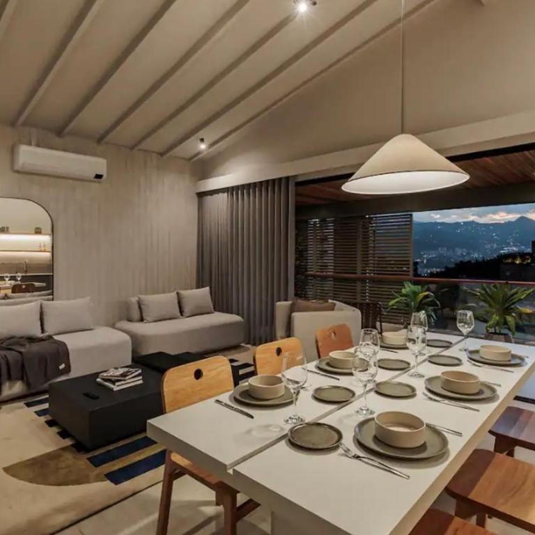Hermoso apartamento, completamente remodelado, 4 habitaciones, 4 baños, Poblado Medellin - Apartamento de 3 dormitorios - 24