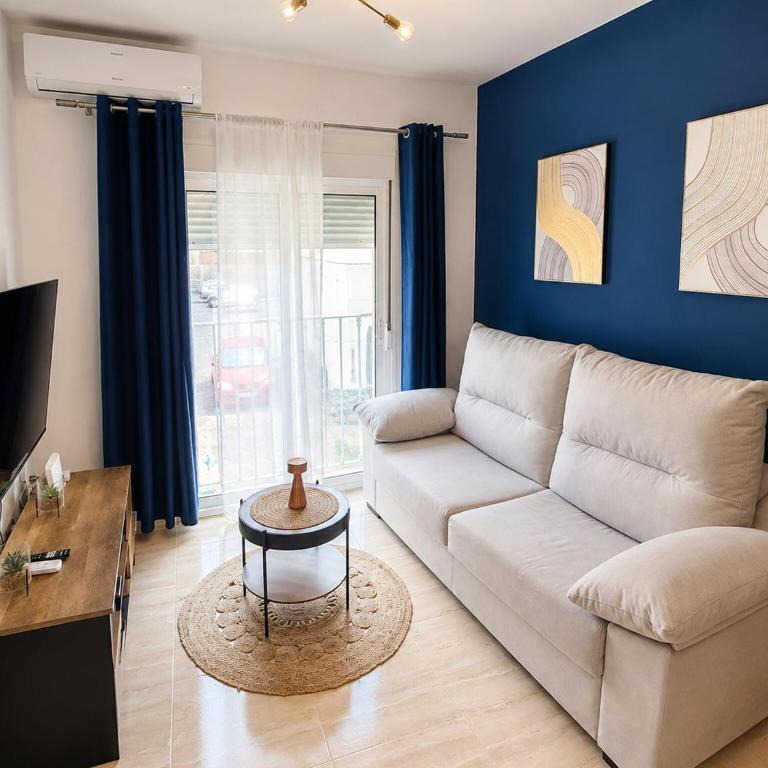 Apartment for 3, a short walk from the beaches - One-Bedroom Apartment - 1