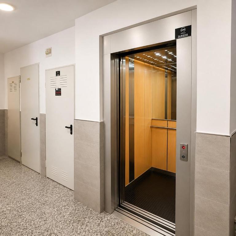 Apartment for 3, a short walk from the beaches - One-Bedroom Apartment - 4