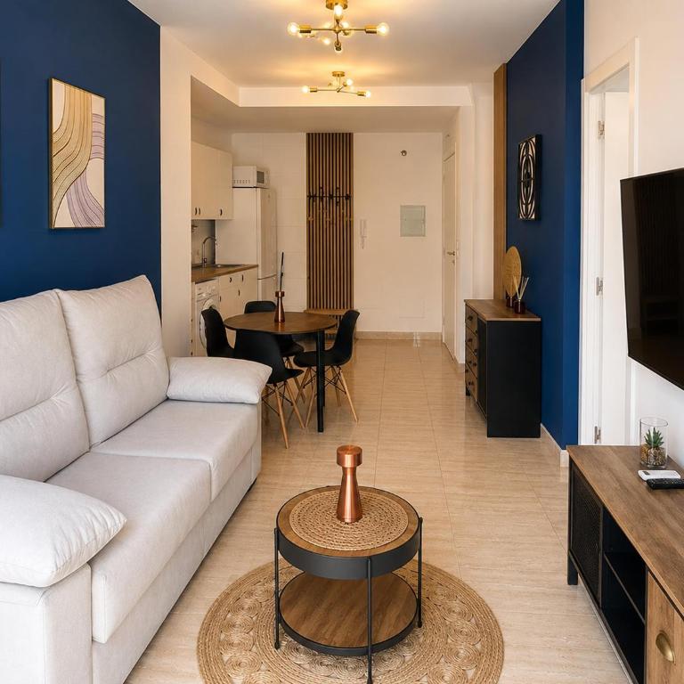 Apartment for 3, a short walk from the beaches - One-Bedroom Apartment - 8