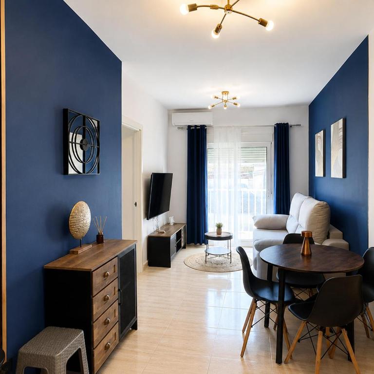 Apartment for 3, a short walk from the beaches - One-Bedroom Apartment - 13
