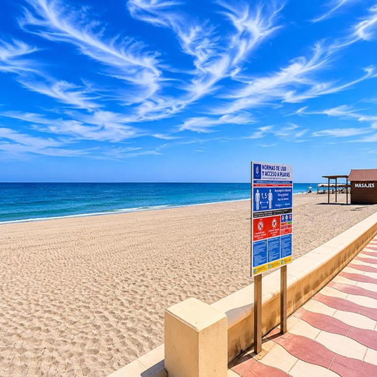 Apartment for 3, a short walk from the beaches - One-Bedroom Apartment - 22