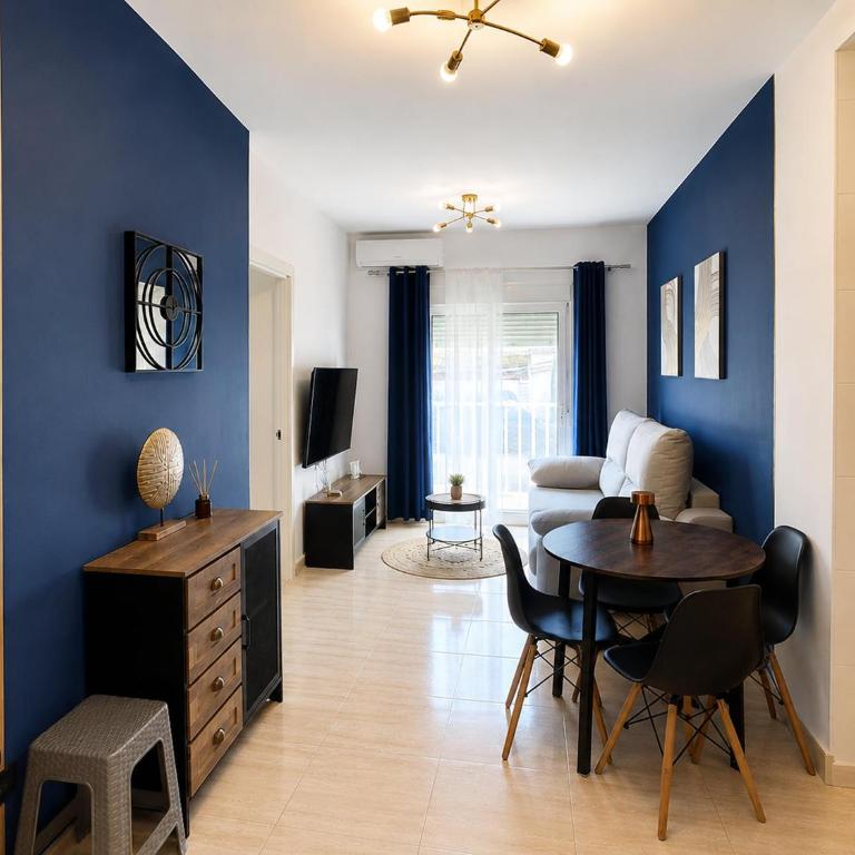 Apartment for 3, a short walk from the beaches - One-Bedroom Apartment - 12