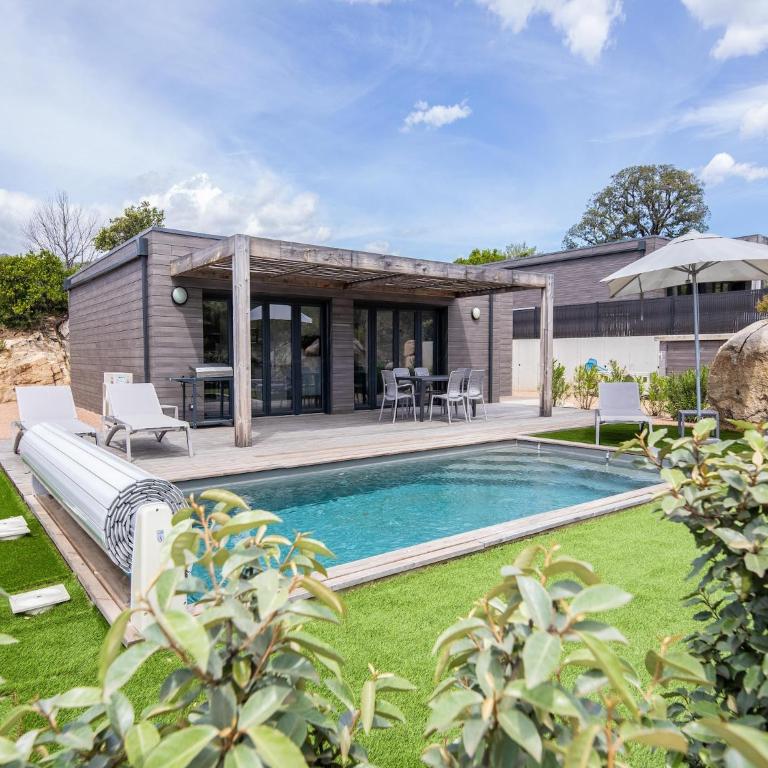 Sun-Drenched Corsican Flat - Maison de Vacances 3 Chambres - 33