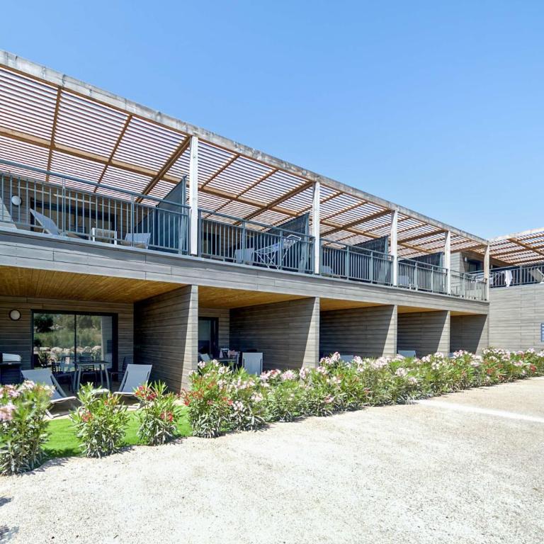 Sun-Drenched Corsican Flat - Maison de Vacances 3 Chambres - 5
